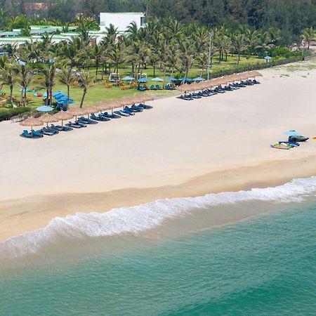 Wyndham Hoi An Royal Beachfront Resort & Villas Esterno foto