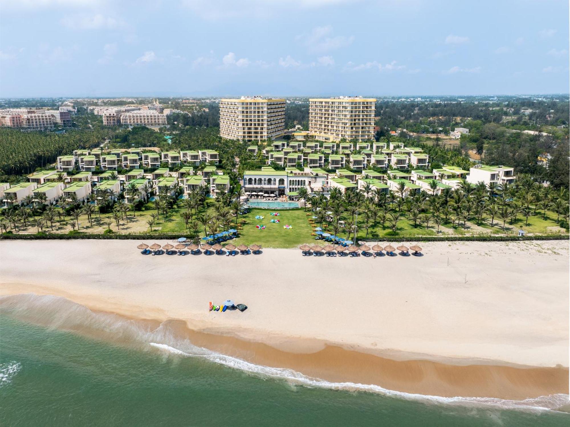 Wyndham Hoi An Royal Beachfront Resort & Villas Esterno foto