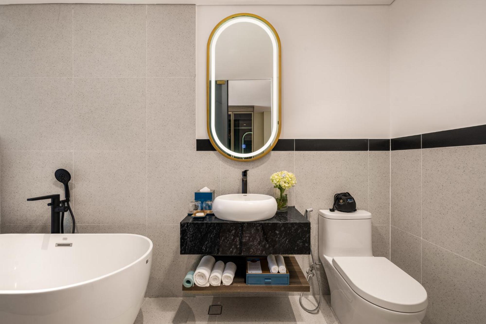 Wyndham Hoi An Royal Beachfront Resort & Villas Esterno foto